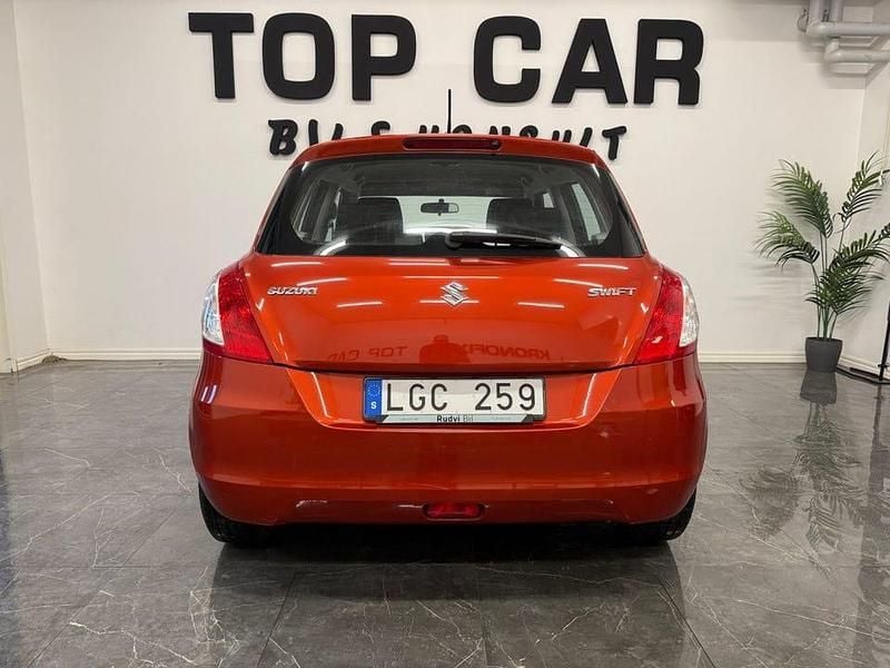 Begagnad Suzuki Swift 94 HK (69 kW) 2011 Orange Halvkombi