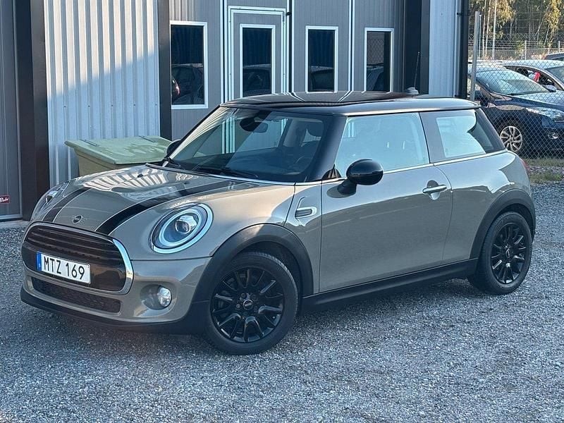 Grå Begagnad 2019 Mini Cooper Pepper Halvkombi | 149 800 kr (Bra pris) - Bild 1/4