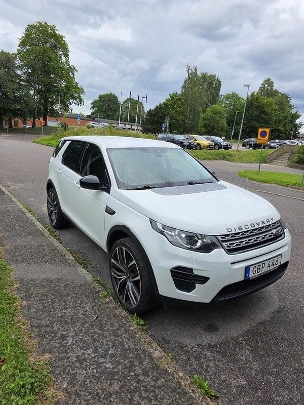 Vit Begagnad 2016 Land Rover Discovery Sport SUV | 140 000 kr (Marknadspris) - Bild 1/4