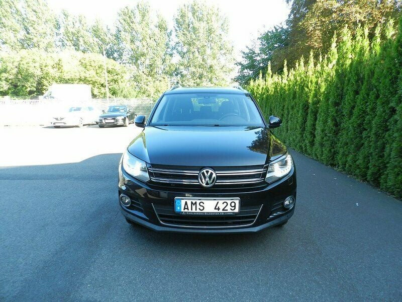 Begagnad VW Tiguan 180 HK (132 kW) 2012 Svart SUV