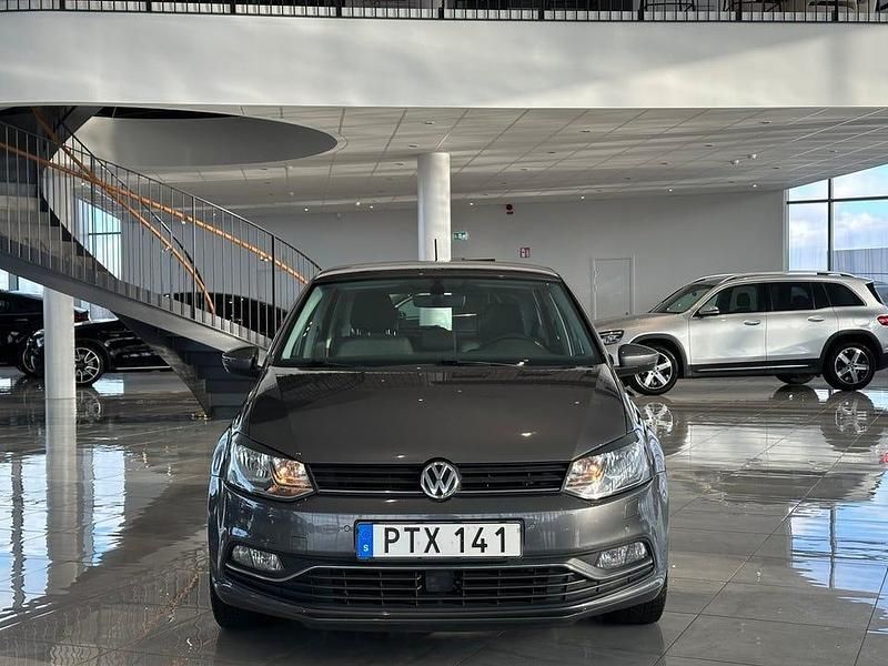 Begagnad VW Polo 90 HK (66 kW) 2014 Mörkgrå Halvkombi