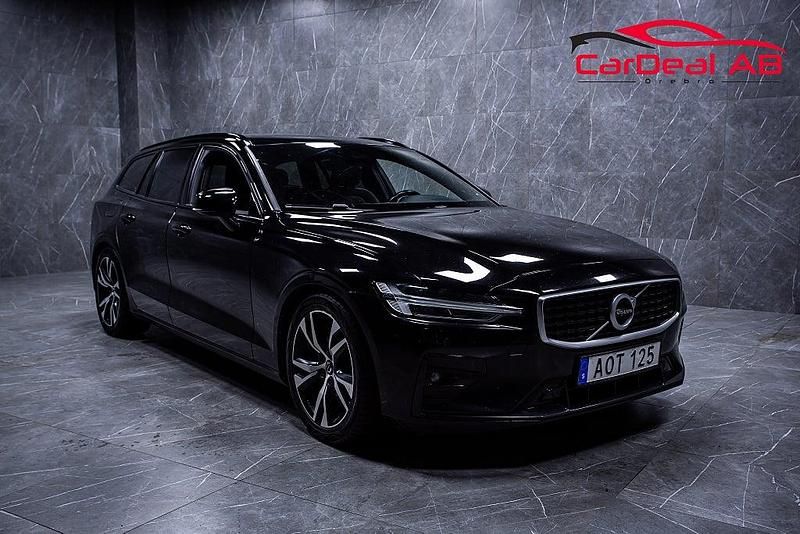 Svart Begagnad 2018 Volvo V60 R-Design Kombi | 249 800 kr - Bild 1/4