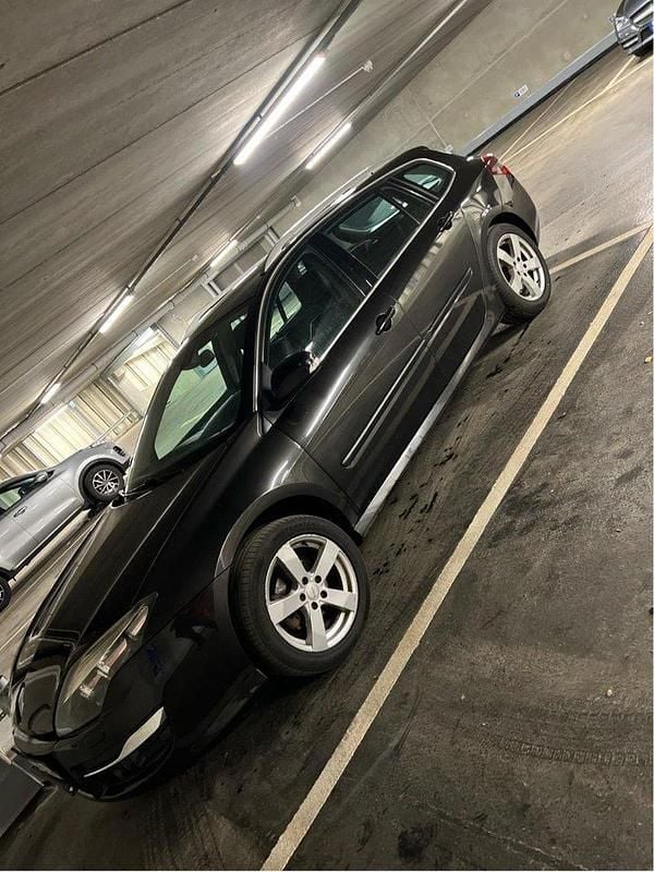 Svart Begagnad 2011 Renault Laguna GrandTour Kombi | 21 000 kr (Marknadspris) - Bild 1/4