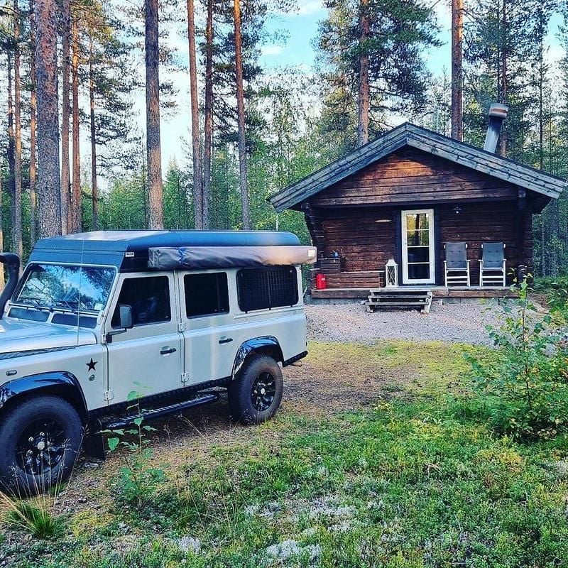Silver Begagnad 2011 Land Rover Defender SUV | 640 000 kr - Bild 1/4