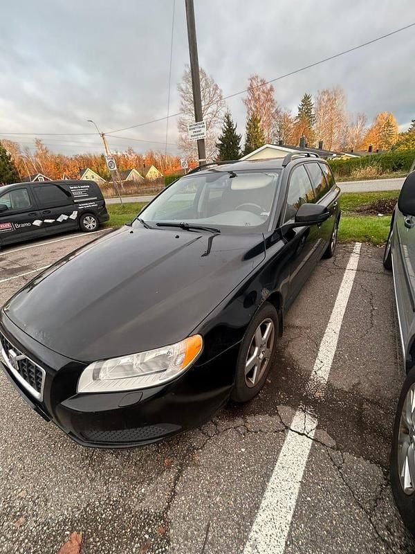 Begagnad 2008 Volvo V70 Kombi | 27 000 kr - Bild 1/4