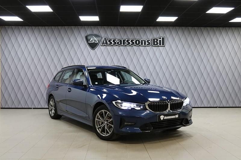 Blå Begagnad 2021 BMW 330e Kombi | 289 000 kr (Superpris) - Bild 1/4