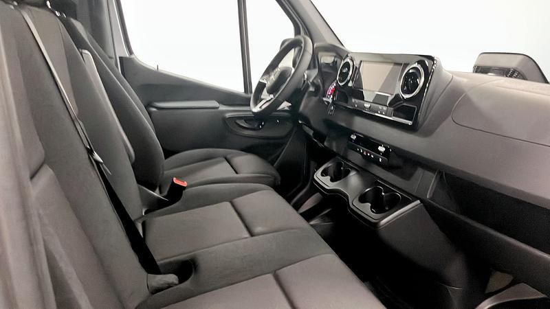 Ny Mercedes Sprinter 170 HK (125 kW) 2025 Silver Van