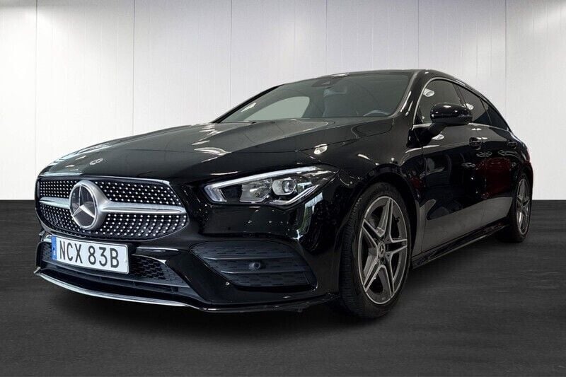 Svart (black) Begagnad 2020 Mercedes CLA200 Shooting Brake AMG Kombi | 304 900 kr (Bra pris) - Bild 1/4