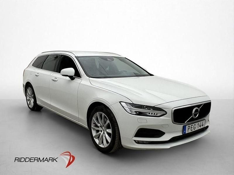 Begagnad Volvo V90 Momentum 150 HK (110 kW) 2017 Vit Kombi