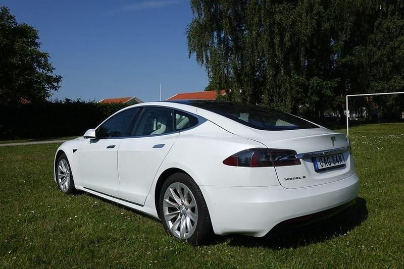 Begagnad Tesla Model S 386 kW (525 HK) 2019 Halvkombi
