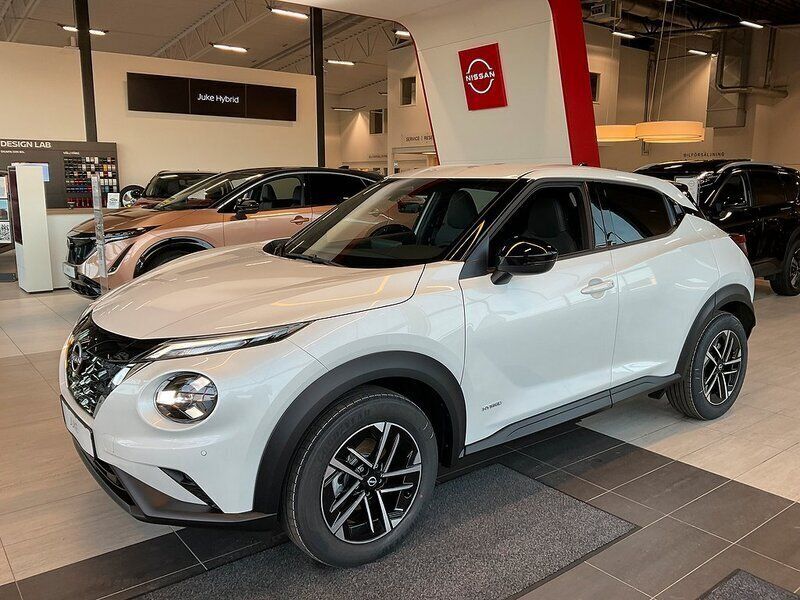 Begagnad Nissan Juke Acenta 143 HK (105 kW) 2024 Mfl SUV