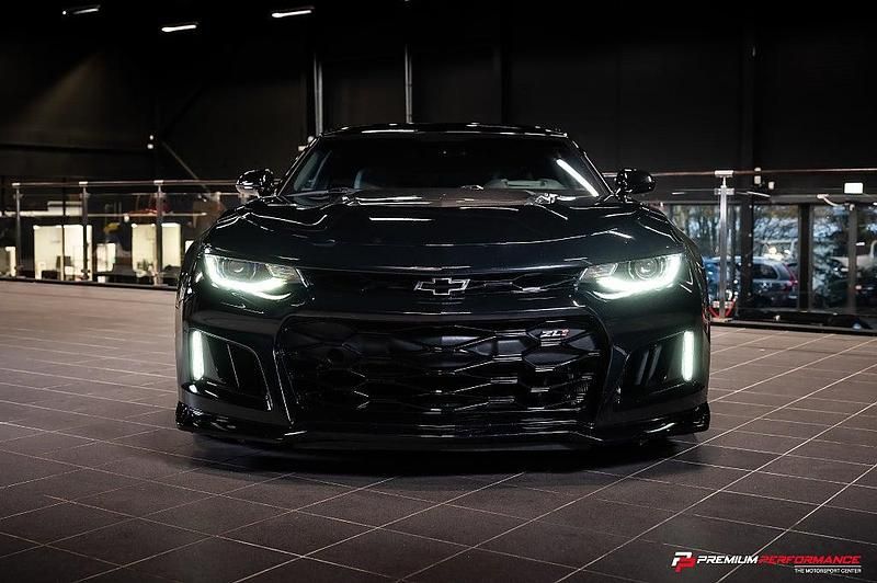 Begagnad Chevrolet Camaro ZL1 659 HK (484 kW) 2018 Svart