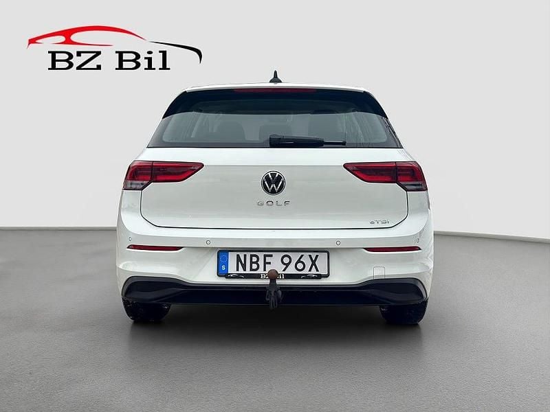 Begagnad VW Golf VIII 150 HK (110 kW) 2024 Vit Halvkombi