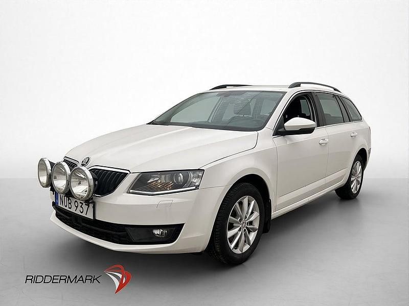 Begagnad Skoda Octavia Ambition 110 HK (80 kW) 2015 Vit Halvkombi