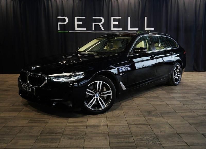 Begagnad BMW 530 292 HK (214 kW) 2022 Svart Kombi