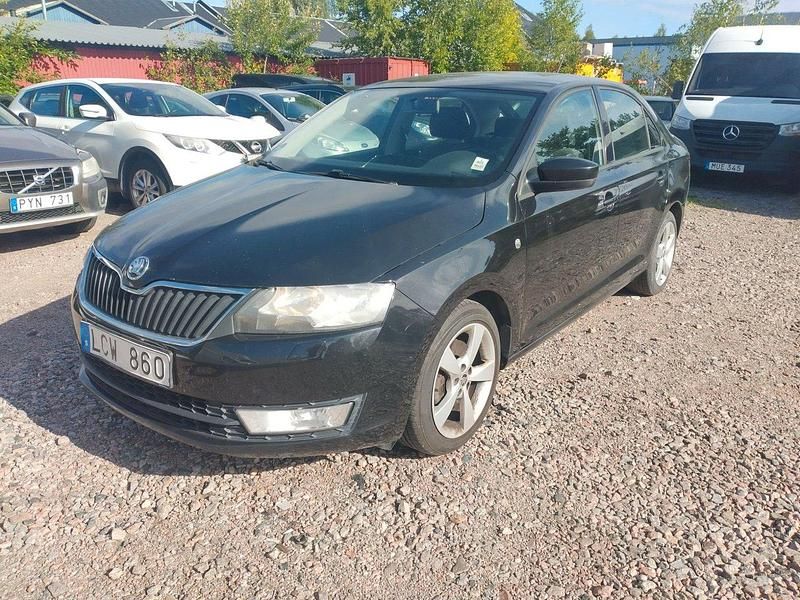 Svart Begagnad 2013 Skoda Rapid Halvkombi | 49 900 kr (Marknadspris) - Bild 1/4