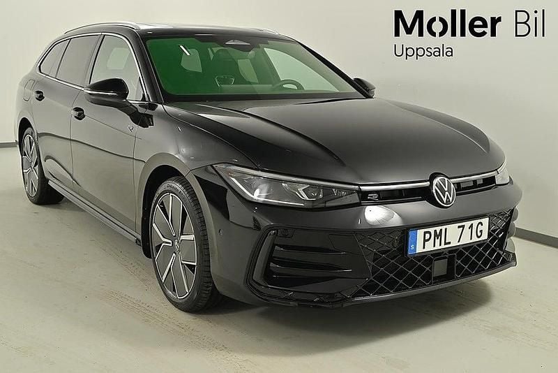 Svart Ny 2026 VW Passat Kombi | 504 900 kr (Superpris) - Bild 1/4