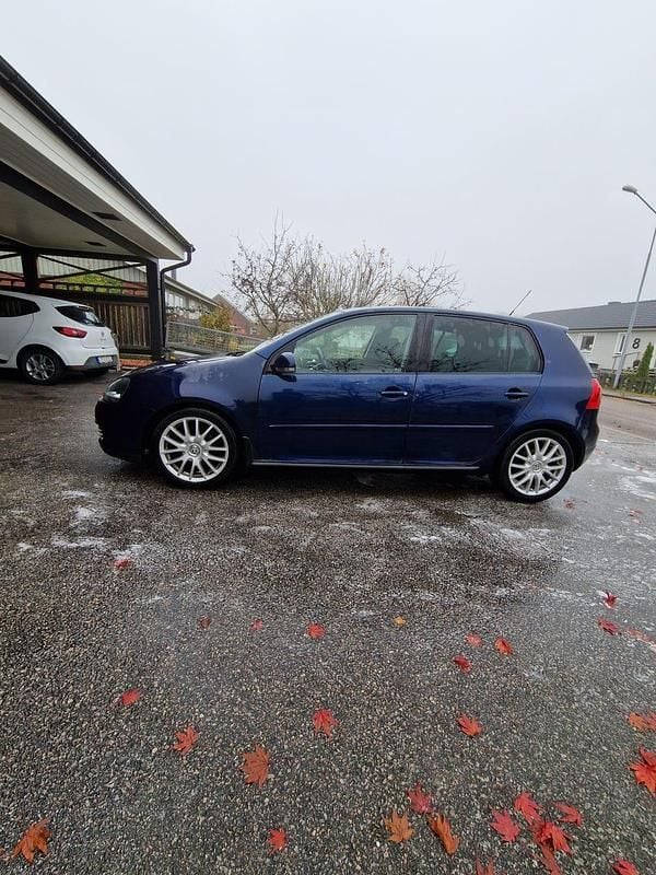 Begagnad VW Golf VI 140 HK (102 kW) 2008 Halvkombi