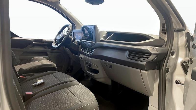Begagnad Ford E-Transit Trend 160 kW (218 HK) 2024 Grå Van