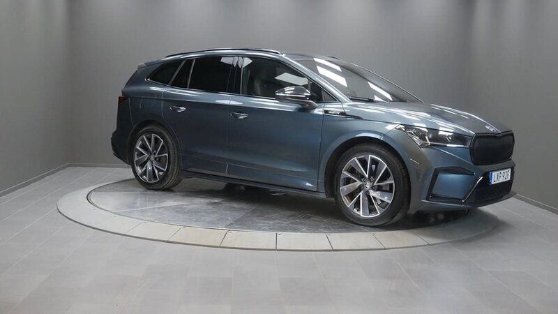 Grå Begagnad 2021 Skoda Enyaq iV SportLine SUV | 359 000 kr (Marknadspris) - Bild 1/4