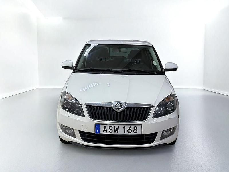 Begagnad Skoda Fabia Ambiente 86 HK (63 kW) 2014 Vit Halvkombi