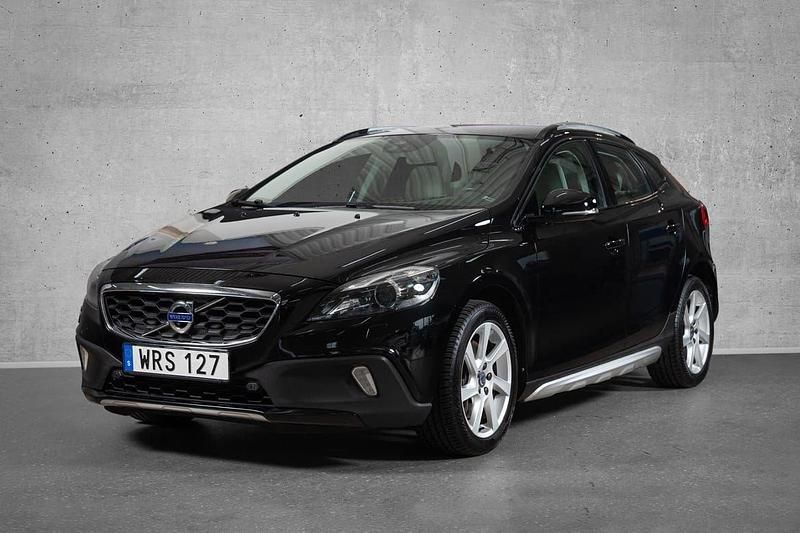 Svart Begagnad 2016 Volvo V40 CC Business Edition Kombi | 139 000 kr (Marknadspris) - Bild 1/4