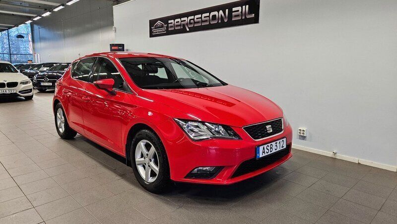 Röd Begagnad 2013 Seat Leon Style Halvkombi | 84 900 kr (Lite dyr) - Bild 1/4
