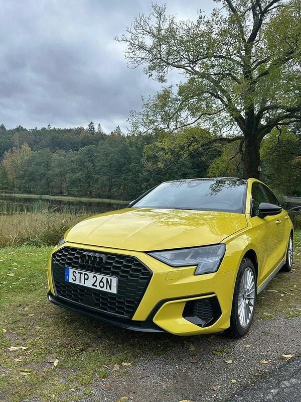 Gul Begagnad 2021 Audi A3 Sportback Proline Halvkombi | 259 000 kr (Lite dyr) - Bild 1/4