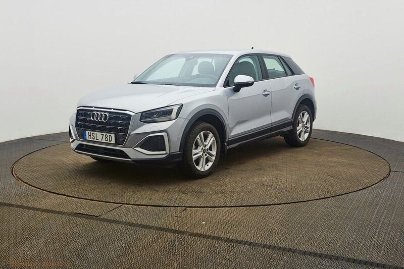 Vit Begagnad 2023 Audi Q2 Advanced SUV | 279 900 kr (Marknadspris) - Bild 1/4