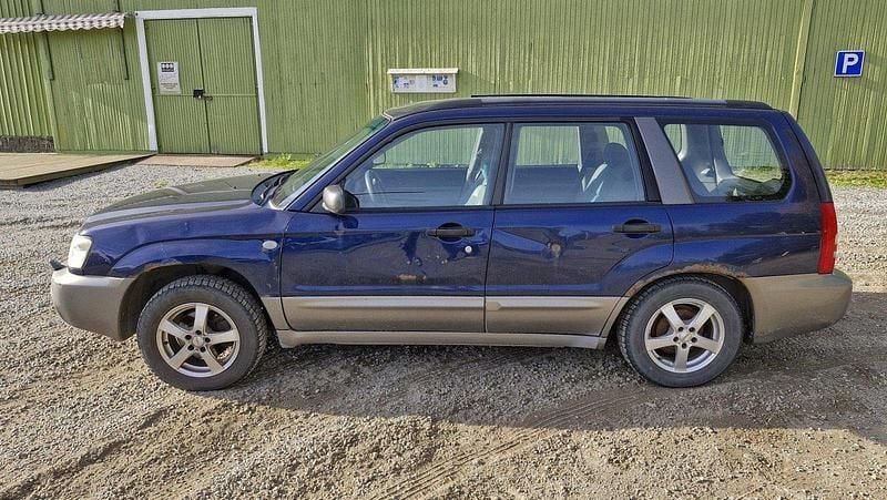 Blå Begagnad 2005 Subaru Forester SUV | 1 500 kr - Bild 1/4