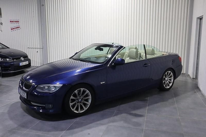 Begagnad BMW 330 Cabriolet Comfort Edition 245 HK (180 kW) 2012 Blå Cab