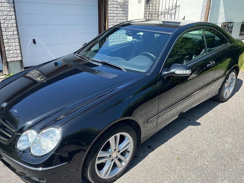 Svart Begagnad 2008 Mercedes CLK200 Avantgarde Sportkupé | 129 000 kr - Bild 1/4