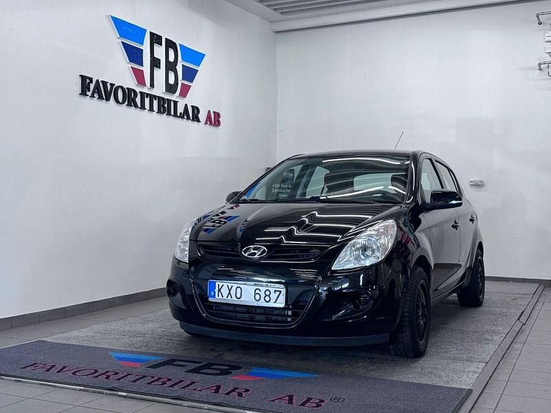 Svart Begagnad 2010 Hyundai i20 Select Halvkombi | 39 499 kr (Marknadspris) - Bild 1/4