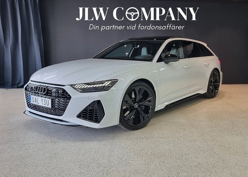 Vit Begagnad 2024 Audi RS6 Design Kombi | 1 549 000 kr (Marknadspris) - Bild 1/4