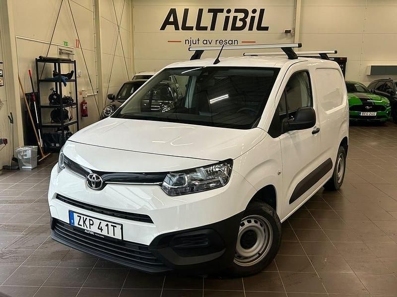 Vit Begagnad 2020 Toyota Proace City City Van | 139 902 kr (Marknadspris) - Bild 1/3