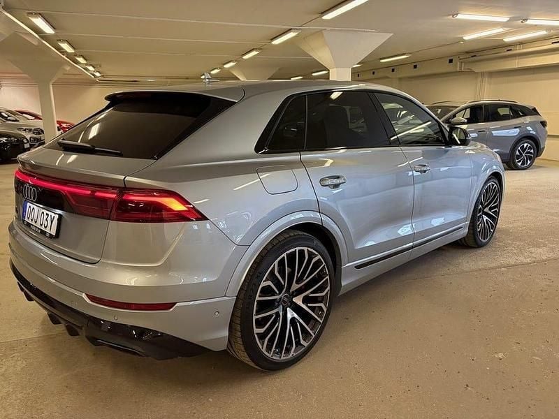 Begagnad Audi Q8 S-Line 490 HK (360 kW) 2024 Silver SUV