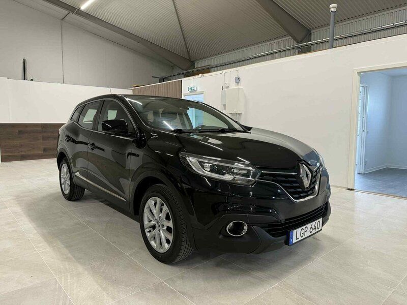 Svart Begagnad 2015 Renault Kadjar LIMITED SUV | 89 900 kr (Marknadspris) - Bild 1/4