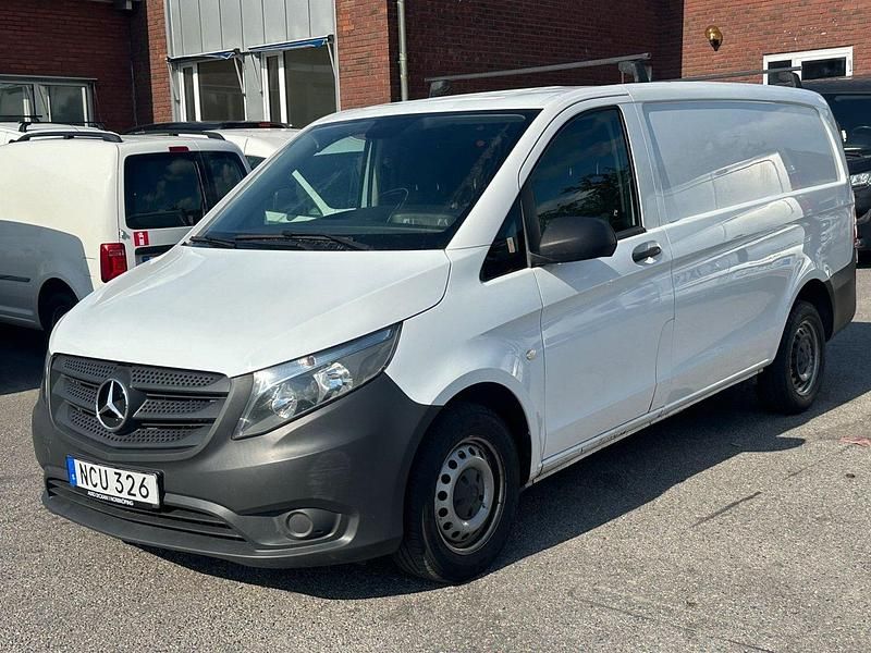 Vit Begagnad 2016 Mercedes Vito Minibuss | 99 000 kr (Superpris) - Bild 1/4