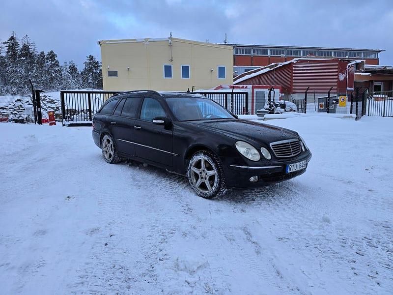 Begagnad 2004 Mercedes E500 Kombi | 57 000 kr - Bild 1/4