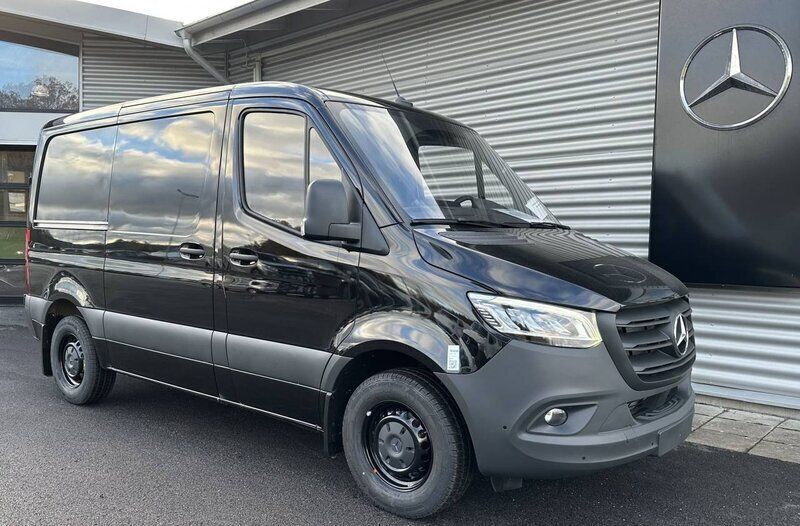 Vit Begagnad 2023 Mercedes Sprinter Van | 615 000 kr (Dyr) - Bild 1/4