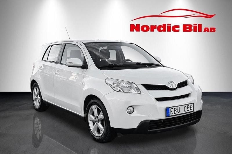 Vit Begagnad 2010 Toyota Urban Cruiser Halvkombi | 39 900 kr (Bra pris) - Bild 1/4