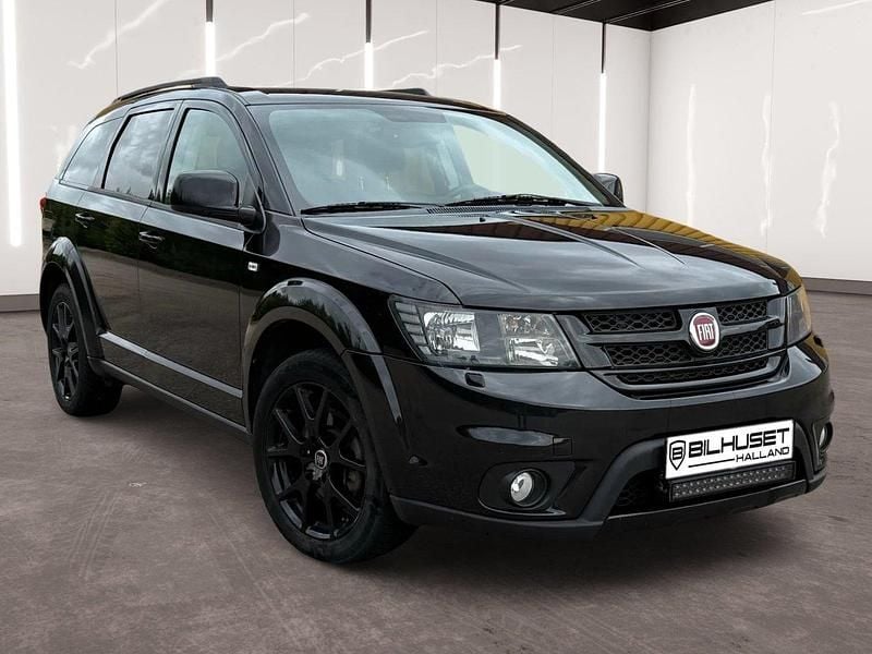 Begagnad 2015 Fiat Freemont Sport SUV | 109 900 kr (Marknadspris) - Bild 1/4