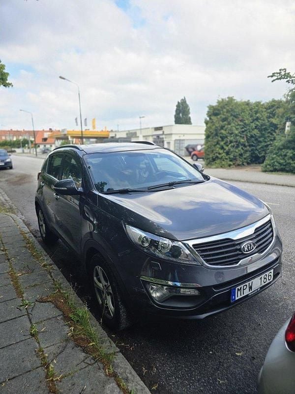 Grå Begagnad 2011 Kia Sportage SUV | 77 000 kr (Marknadspris) - Bild 1/4