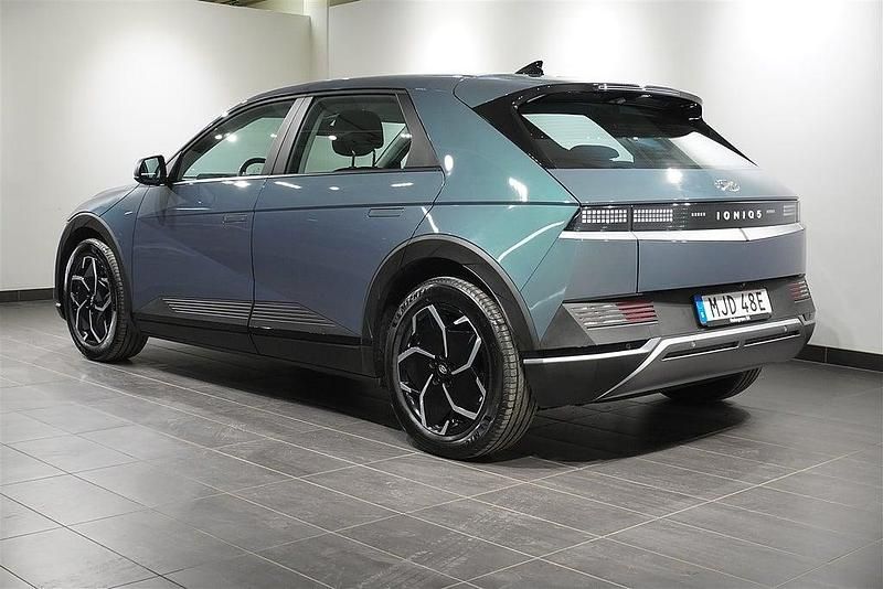 Begagnad Hyundai Ioniq Essential 160 kW (218 HK) 2023 Grön Halvkombi