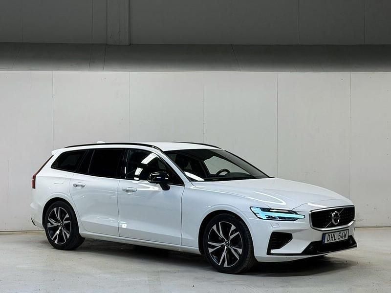 Vit Begagnad 2020 Volvo V60 R-Design Kombi | 279 900 kr - Bild 1/4