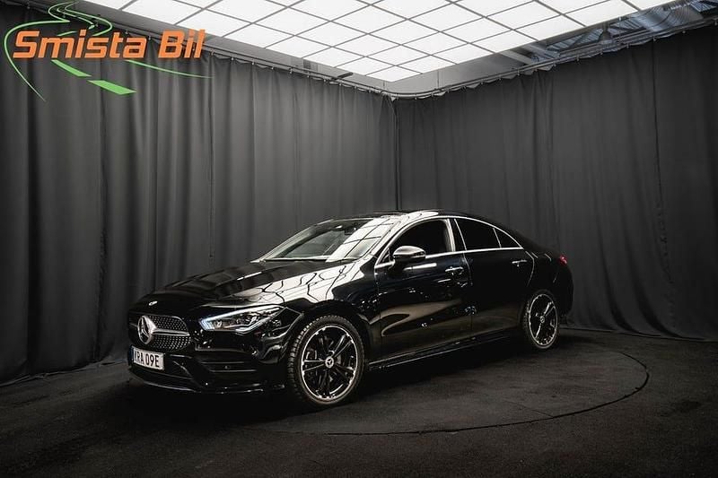 Svart Begagnad 2023 Mercedes CLA250 AMG Sedan | 369 800 kr (Marknadspris) - Bild 1/3