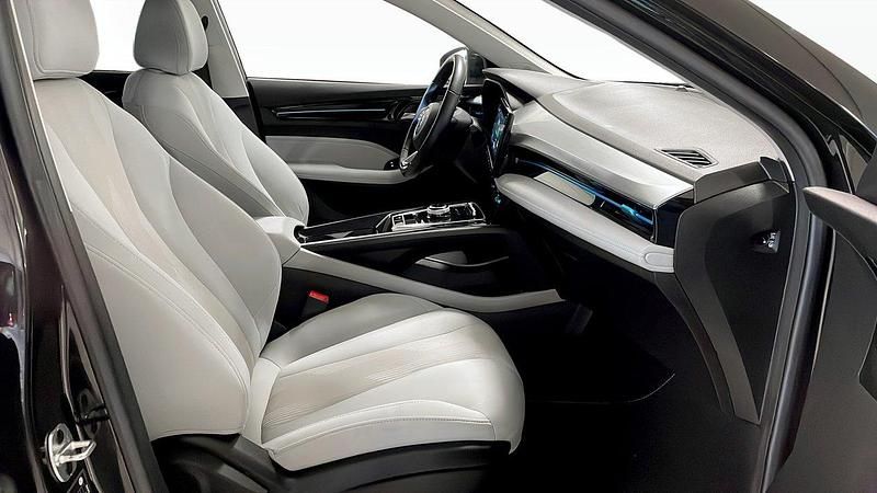 Begagnad MG MG5 EV Comfort 130 kW (177 HK) 2022 Svart (blue) Kombi