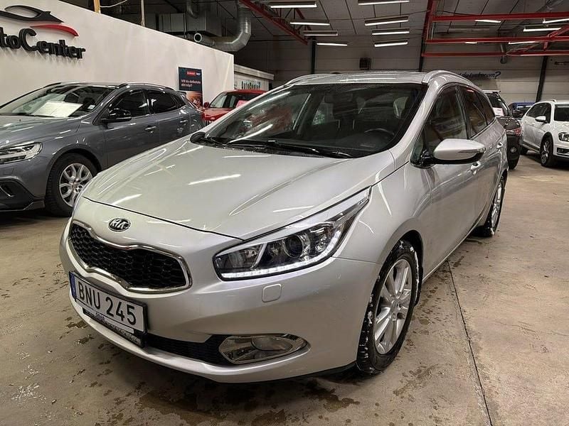 Grå Begagnad 2014 Kia Ceed Sportswagon Comfort Kombi | 84 900 kr (Bra pris) - Bild 1/4