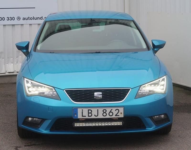 Begagnad Seat Leon 110 HK (80 kW) 2016 Blåmetallic Halvkombi