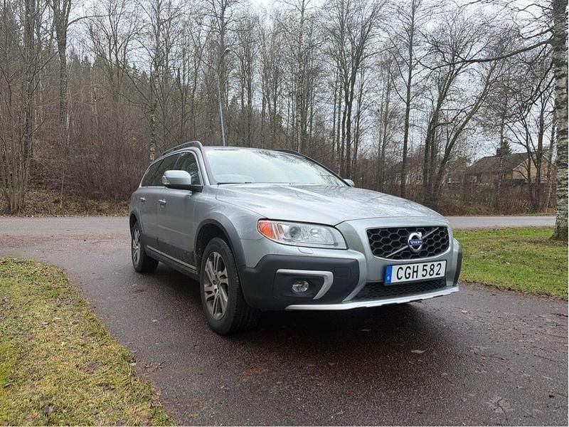 Silver Begagnad 2014 Volvo XC70 Summum Kombi | 110 000 kr (Marknadspris) - Bild 1/4